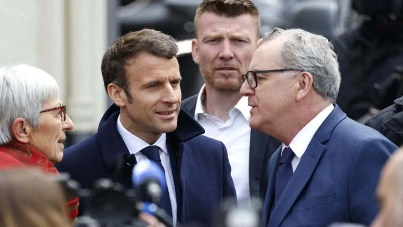 Macron politikai szövetségese ítélte el Marine Le Pent
