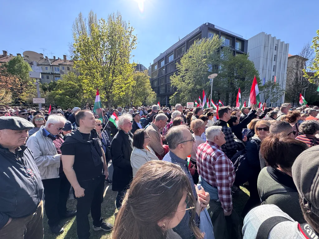 Bayer Zsolt tüntetés