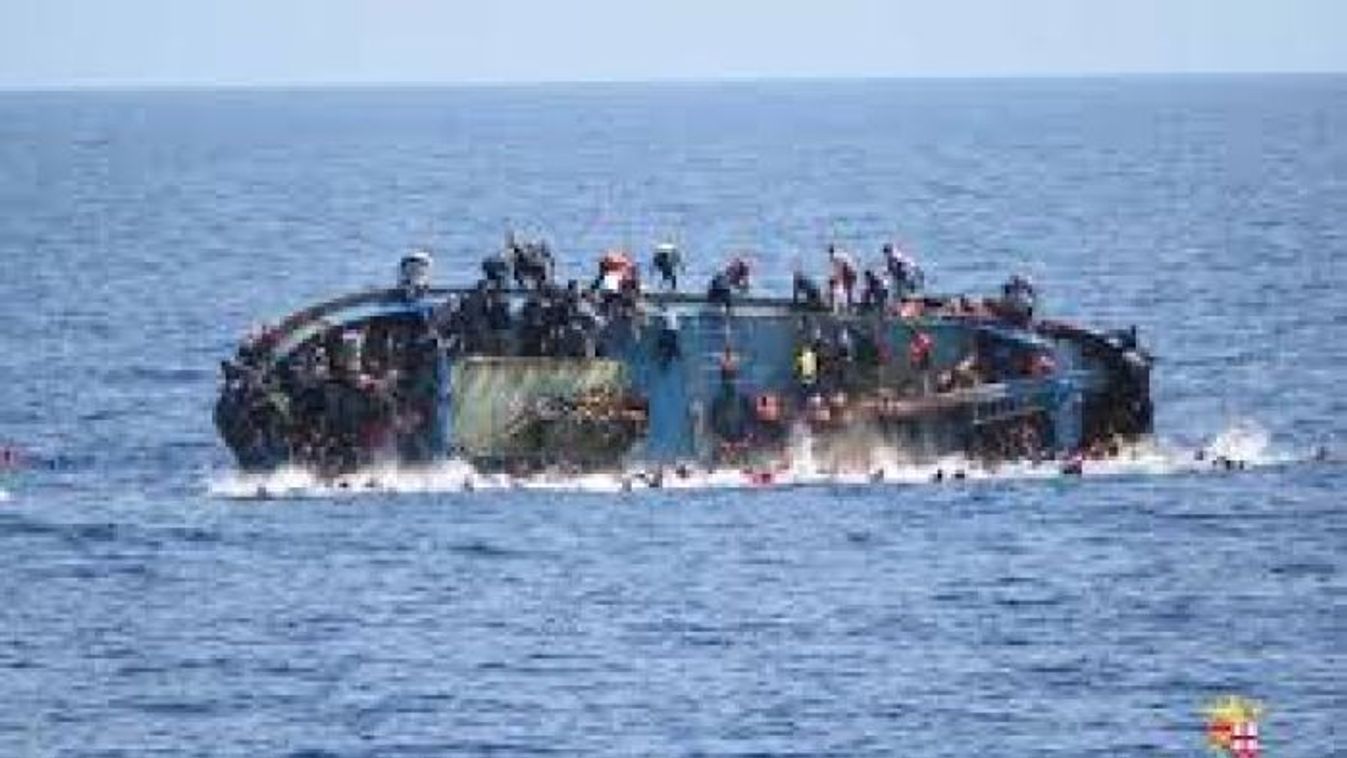 Líbia felfüggesztette tíz migránsfuvarozó szervezet működését