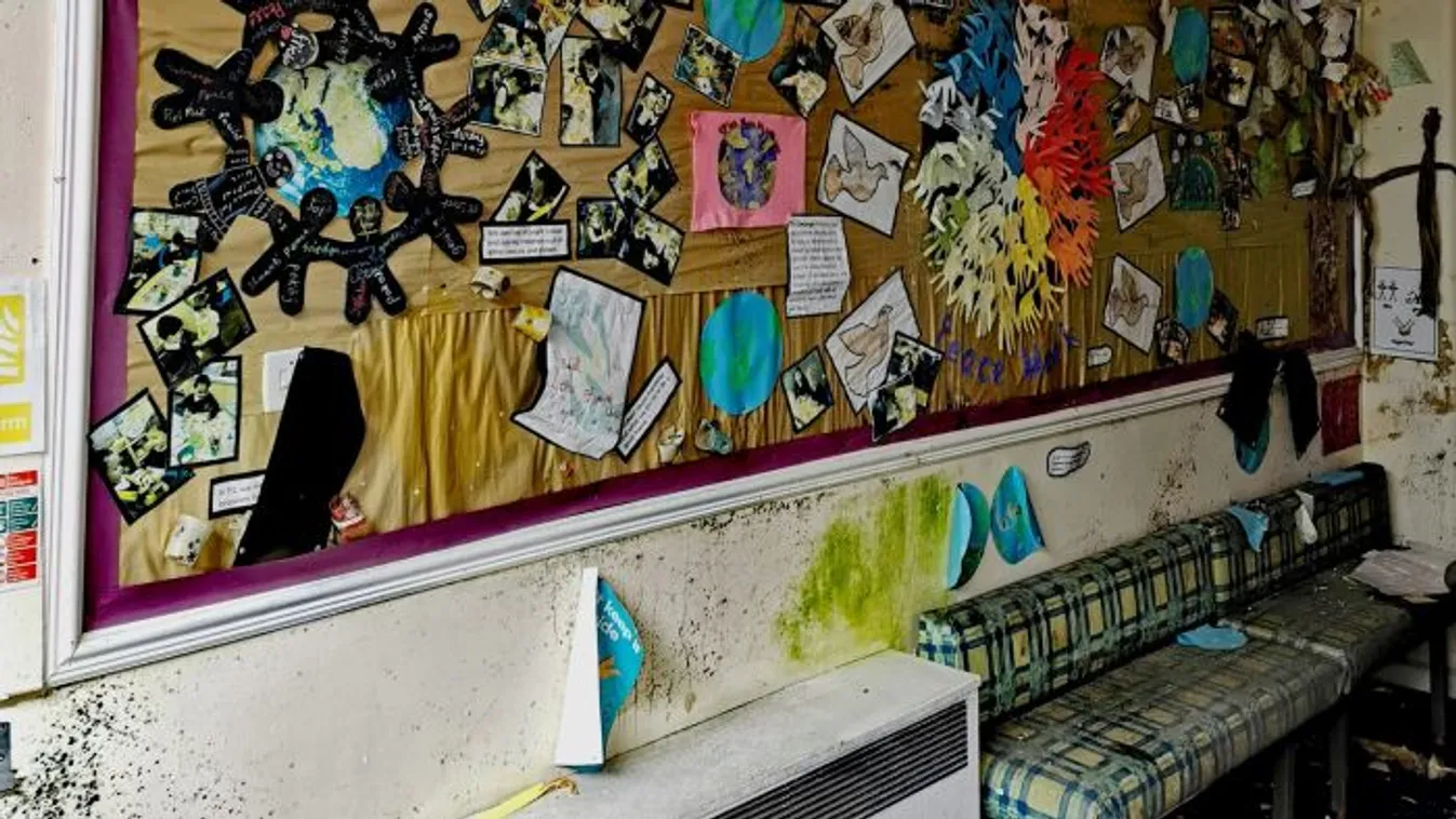 Elhagyatott iskola: a rajzok máig ott vannak a falakon