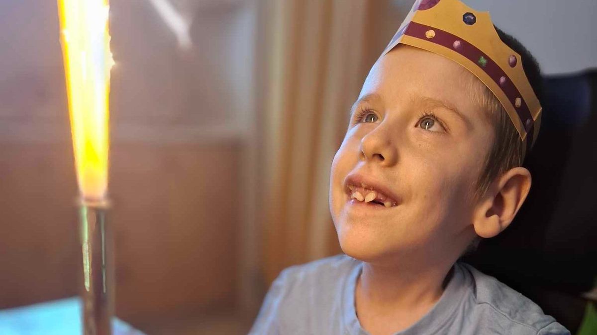 „Tomi ujja megnyomta az enyémet” – egy éve változott meg SMA Tomika élete
