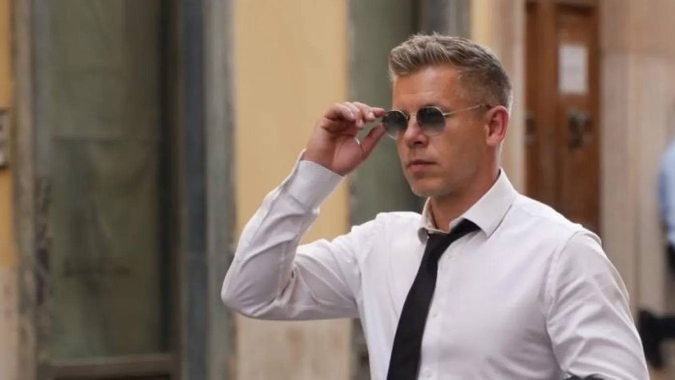 Magyar Péter csak magát mutogatta a pápa temetésén