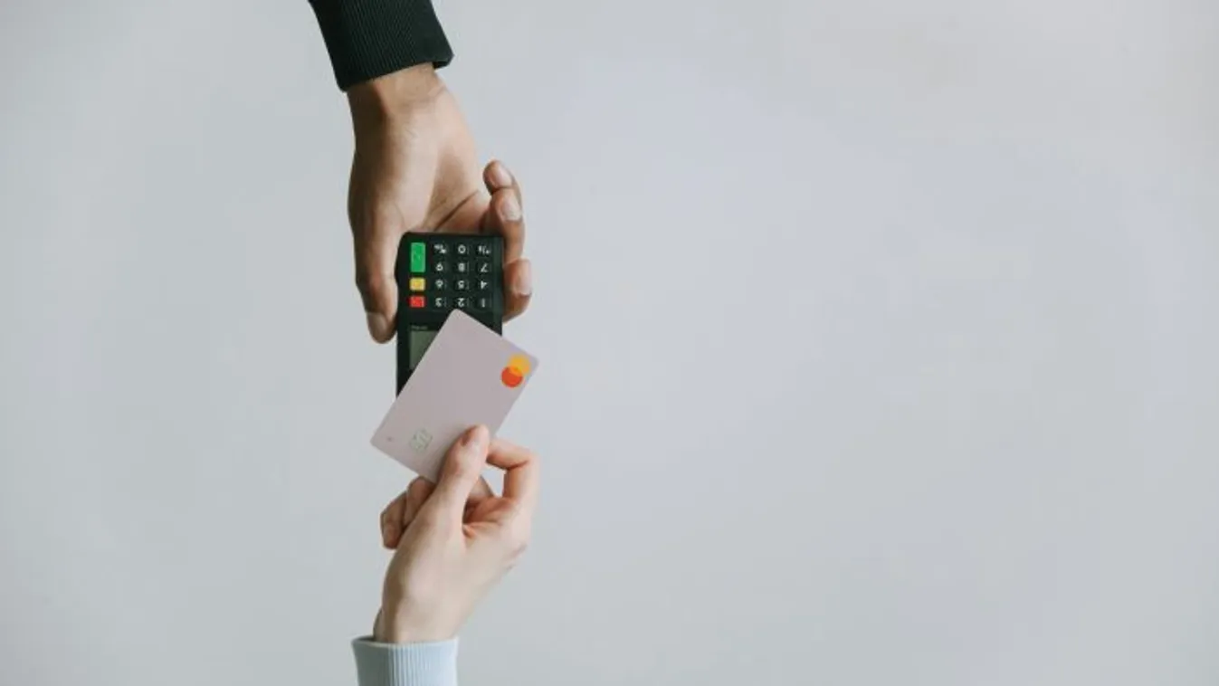 Jót akart a néni, de csalás áldozata lett