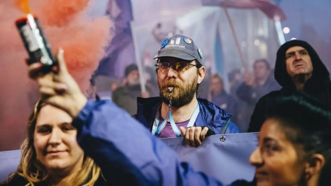 Újabb Pride-párti tüntetés, a közlekedés is megbénul