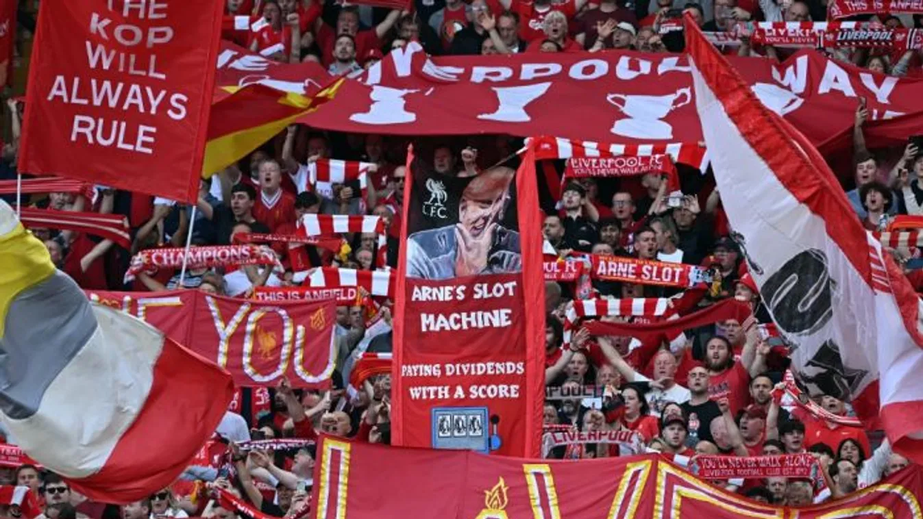 Szoboszlai Dominik magyar zászlóval a nyakában ünnepelt