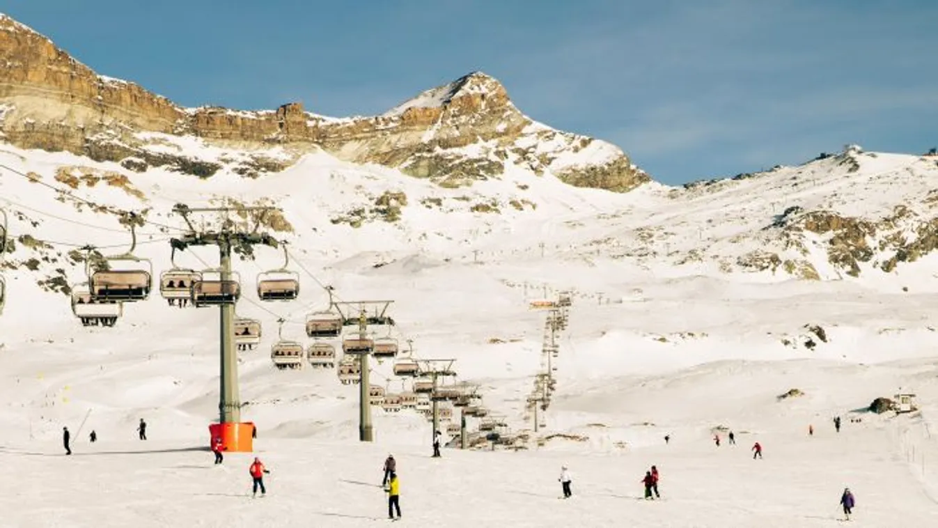 Rázuhant egy szikla a sípályán, belehalt a 7 éves kislány