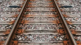 Kigyulladt egy motorvonat Mezőtárkányon, 50 embernek kellett menekülnie