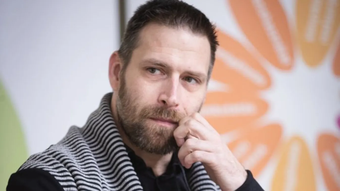 Makranczi Zalán hazavágta a kocsi elejét