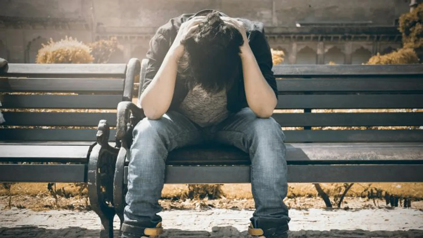 "A súlyos beteg szomszédom feleségével kavarok titokban!"