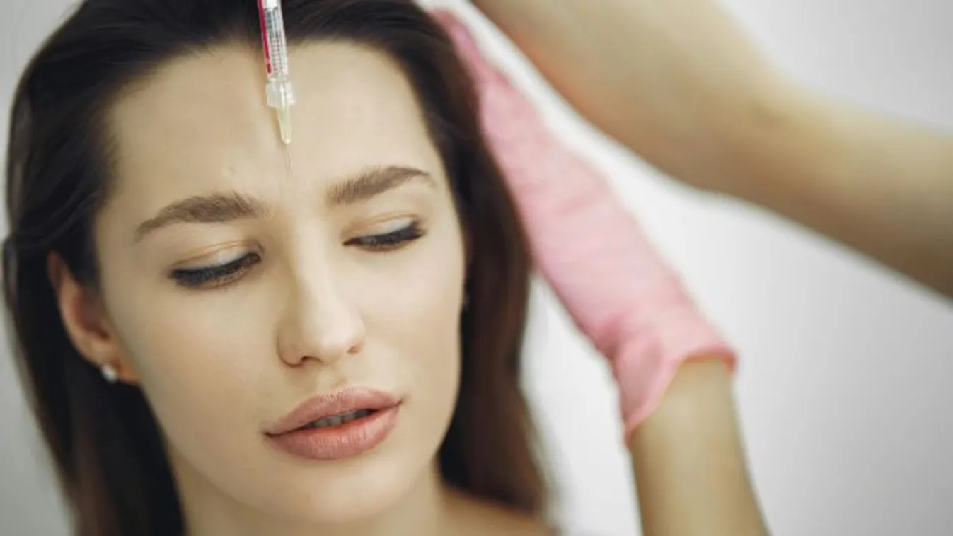 Döbbenetes: csak a fél arcát botoxoltatta, ez történt vele