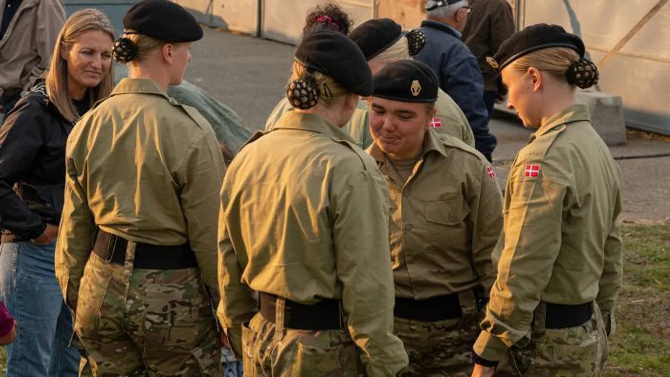 Háborús pszichózis: a skandinávok már a nőket is besorozzák