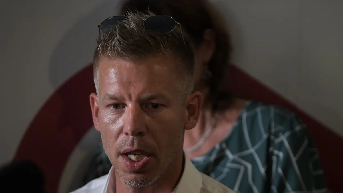 Magyar Péter, telefonlopás