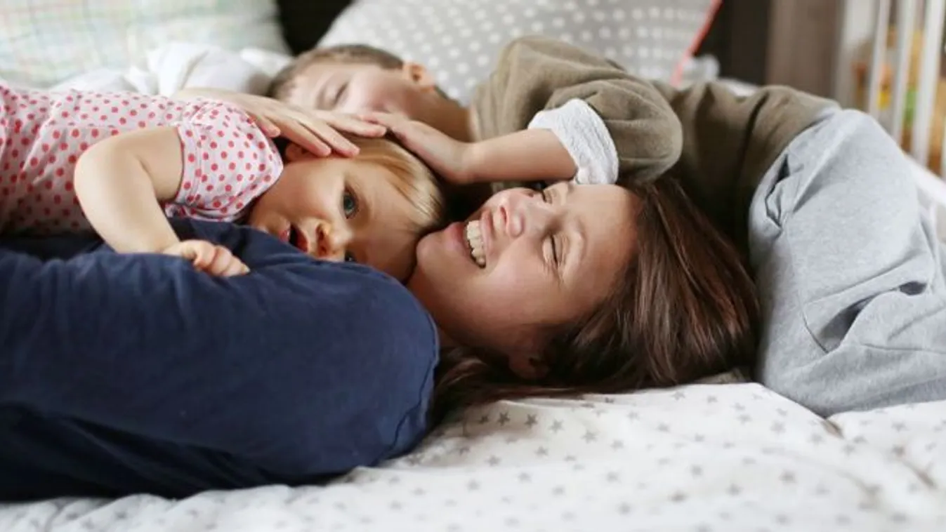 Így köszöntötte a kormány és a parlament az édesanyákat