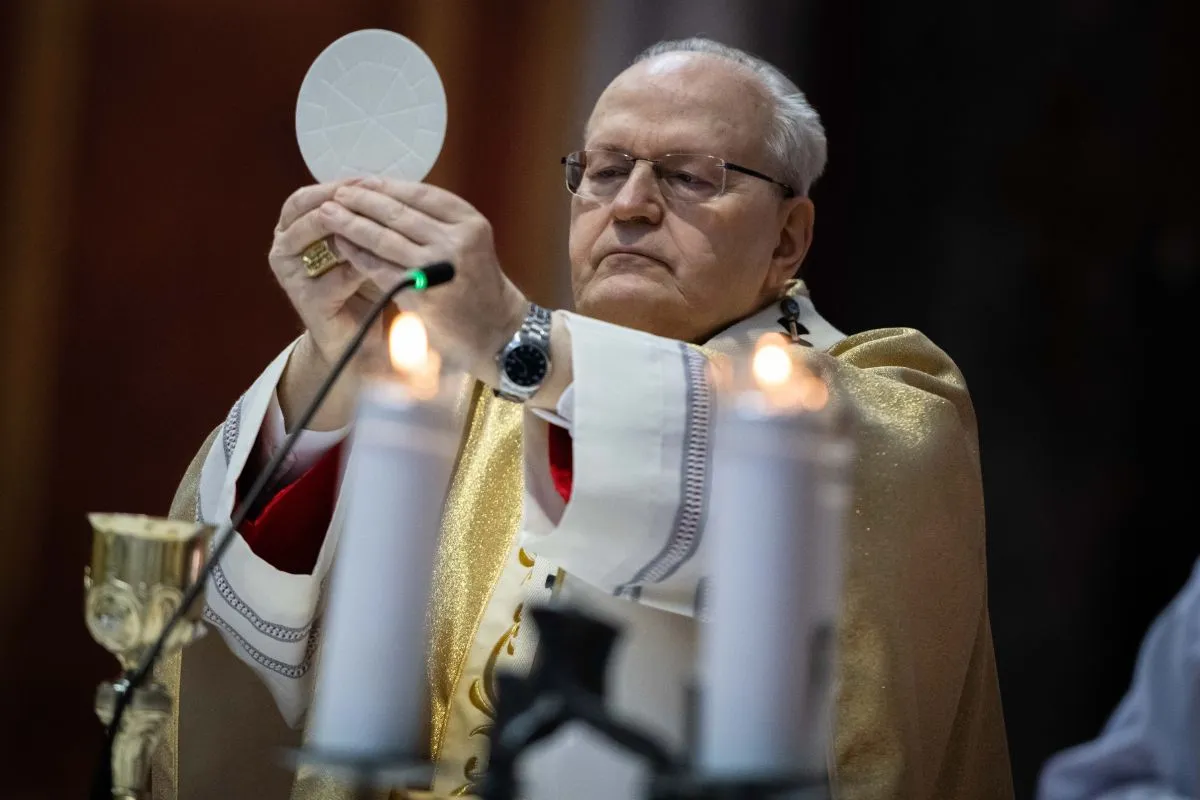 Erdő Péter tartotta a Húsvéti nagymisét az Esztergomi Bazilikában (15)