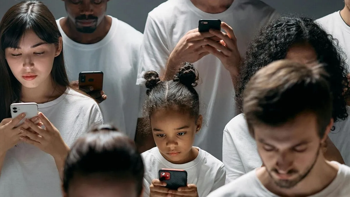 alt=Digitális korban a szakemberek úgy gondolják, hogy az ártalmatlannak tűnő függőségek valójában károsak