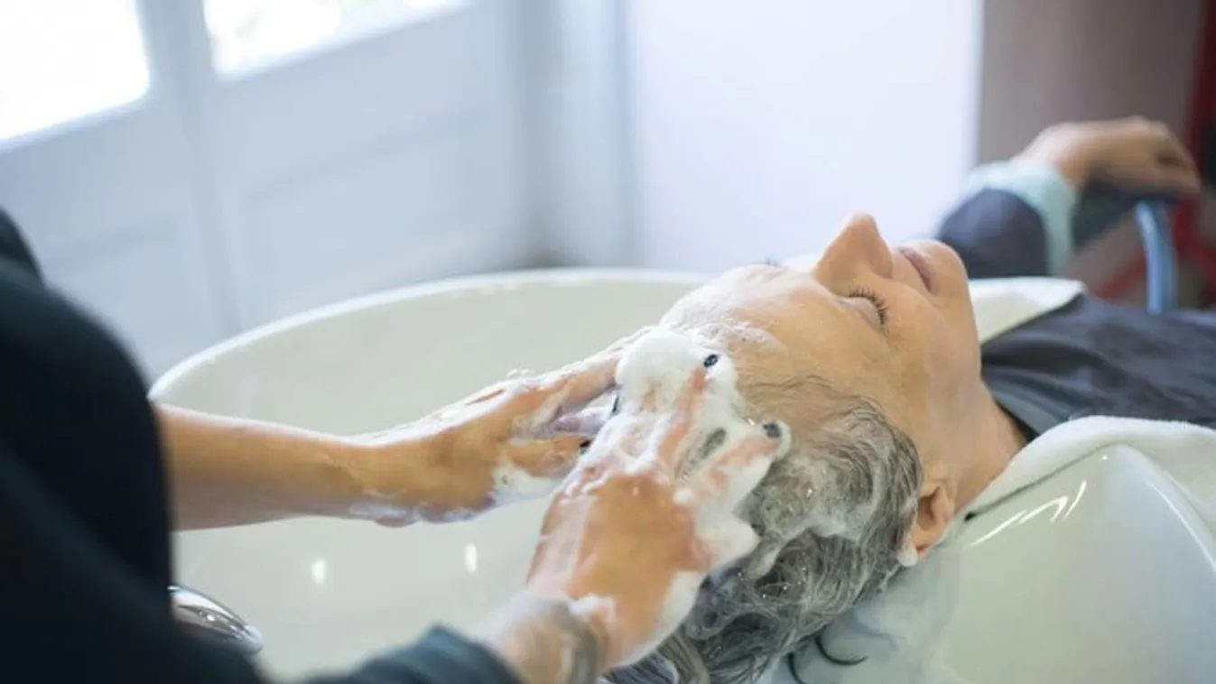 Hajápolás kisokos száraz tincsekre: búcsúzz el a fészekhajtól