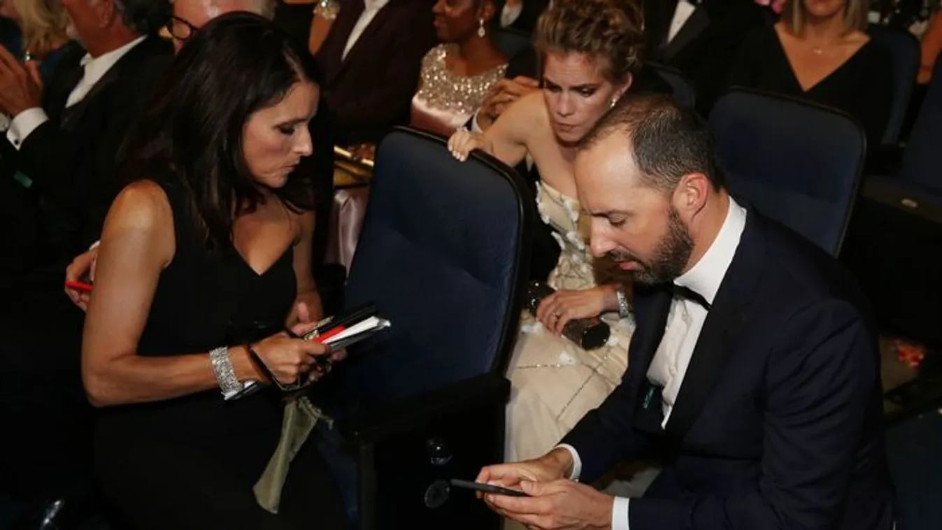 Galéria a telefonfüggő sztárokról