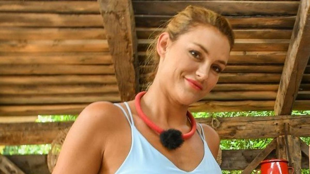 „Bomba jól áll rajtad” – Balogh Edina szexi fürdőruhában pózol