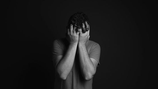 Egy édesapa elárulta: Ezek a szívszorító, finom figyelmeztető jelek, amiket figyelmen kívül hagyott, mielőtt fia öngyilkos lett