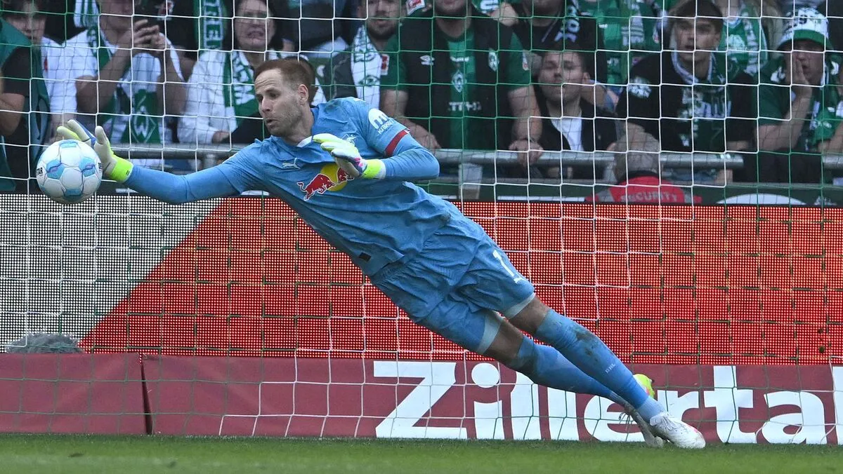 Gulácsi volt a Bundesliga-szezon legjobb kapusa, Lipcsében mégis bizonytalanná vált a helye