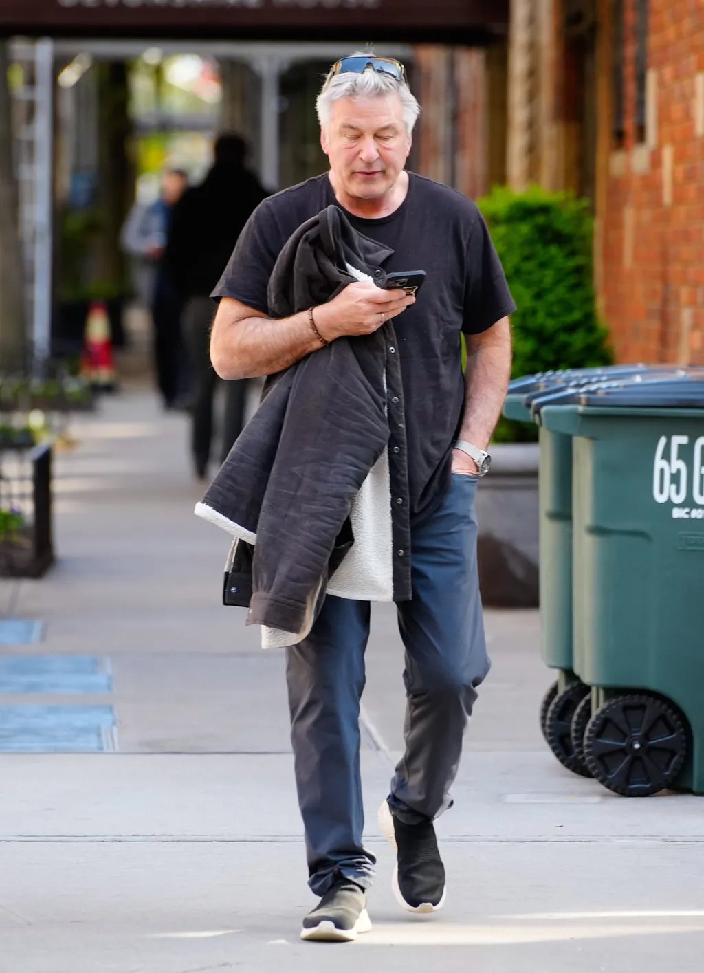 Galéria - telefont nyomkodó sztárok, az internet rabjai - RIPOST
