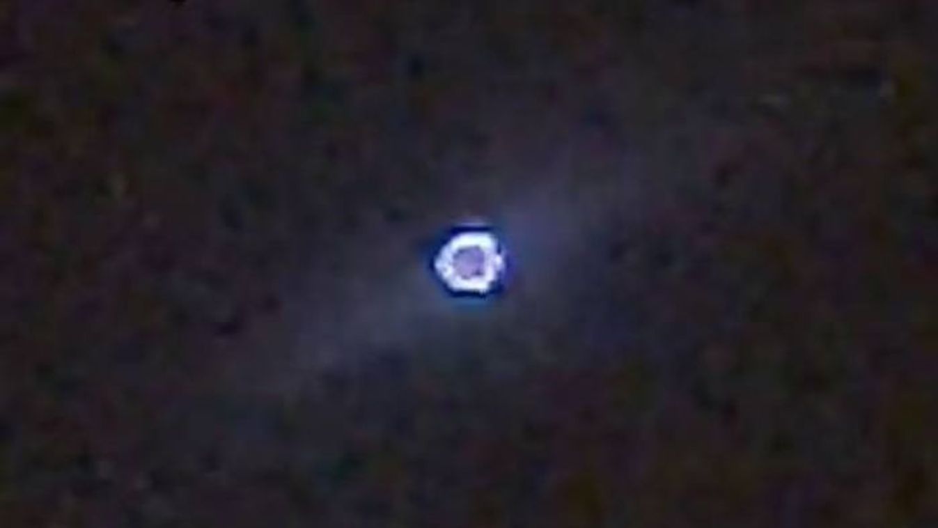 Megdöbbentő videó: titokzatos, pulzáló UFO lebegett 15 percig az égbolton