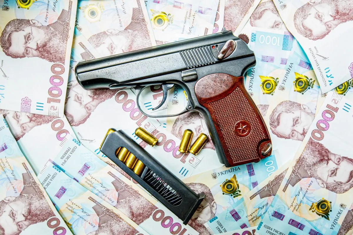 Makarov,Pistol,Caliber,9,Mm.,Ammo,Shop.,Hryvnia,Background
