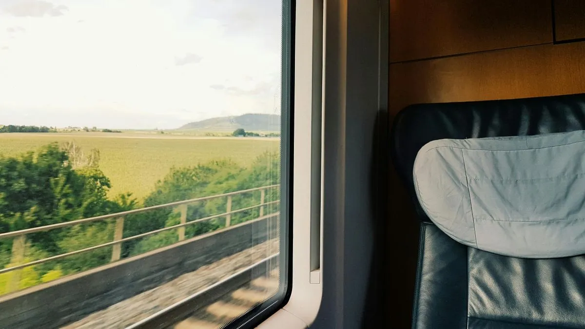 vonat ülés tömegközlekedés vasút kabin