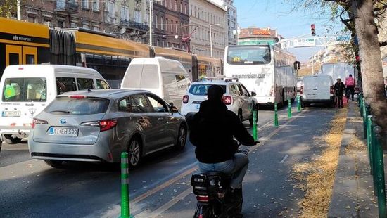 Karácsony újabb Geri-karókat telepített a legforgalmasabb utakra