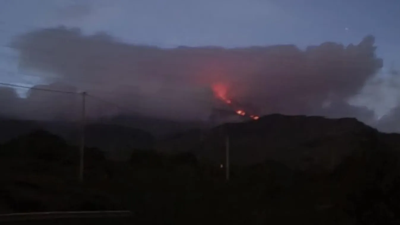 Magyar túrázók előtt tört ki az Etna