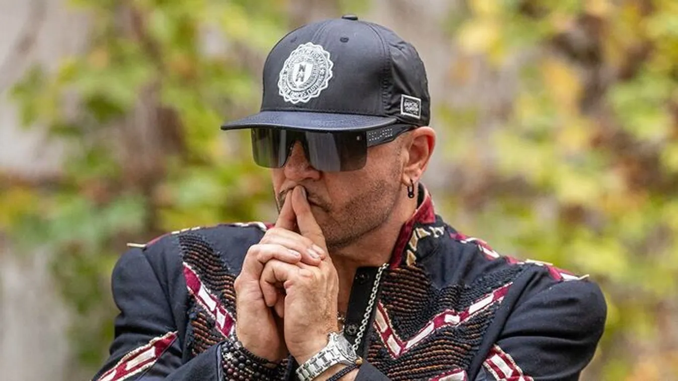 Kozso: Az élet rövid, úgyhogy bulizzunk együtt a delfinekkel