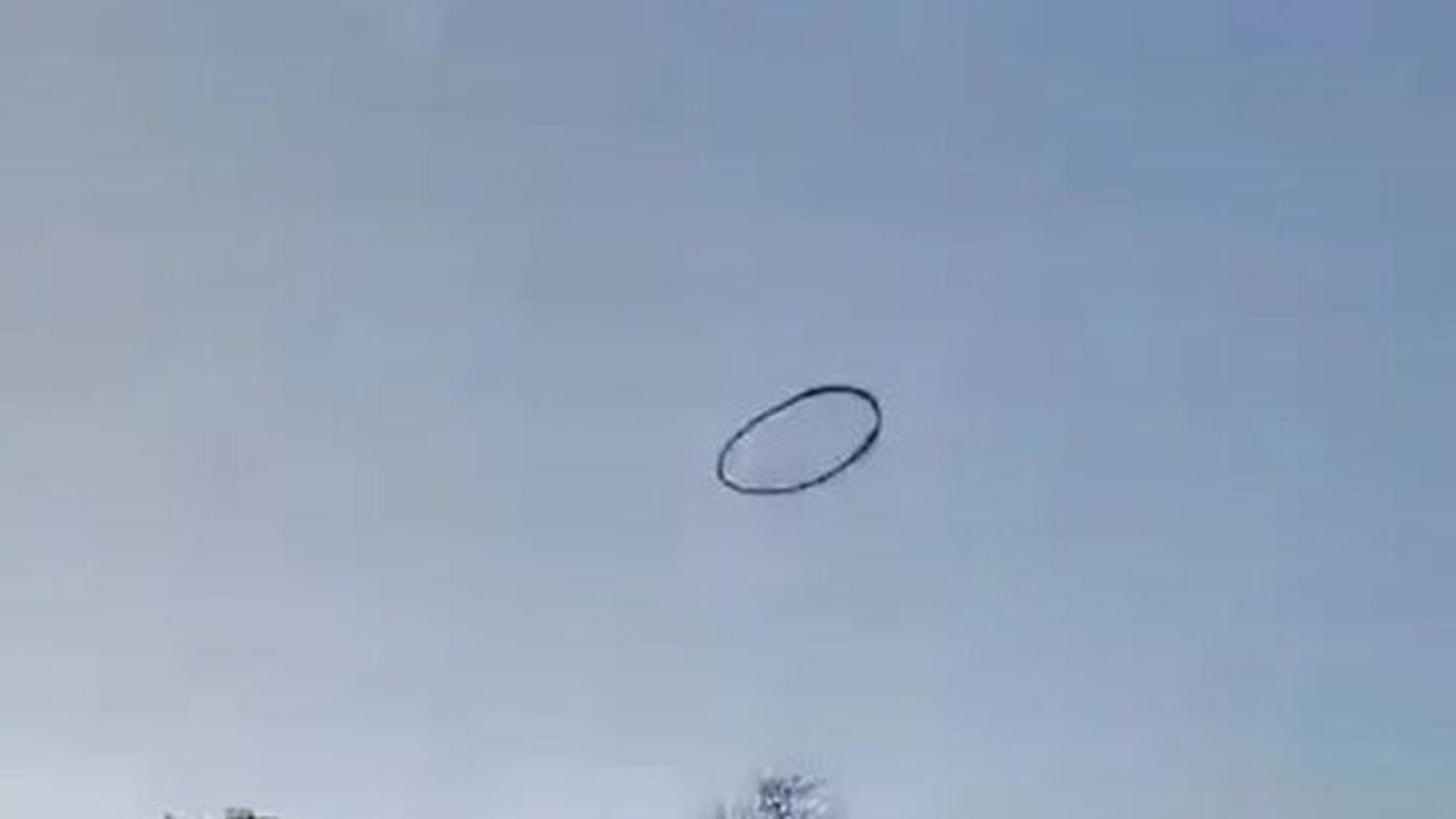 "Soha nem láttam még hasonlót!" - Rejtélyes, fekete gyűrű jelent meg az égen