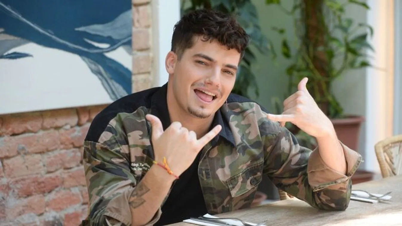 Nem hiszed el, ki tűnt fel Marics Peti új klipjében!