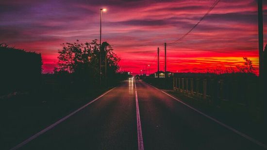  Szörnyű látvány, egy 19 éves férfit holtan találtak az út szélén