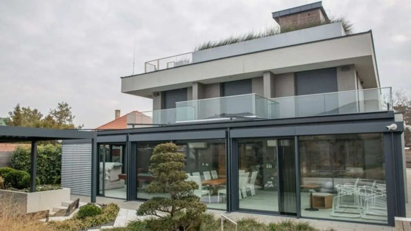 A Nemzeti Nyomozóirodánál Ruszin-Szendi villaügye