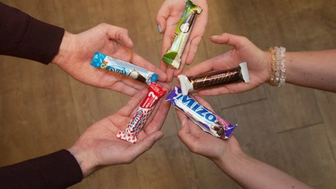  Brit gasztroinfluenszer zabálja a magyar édességeket