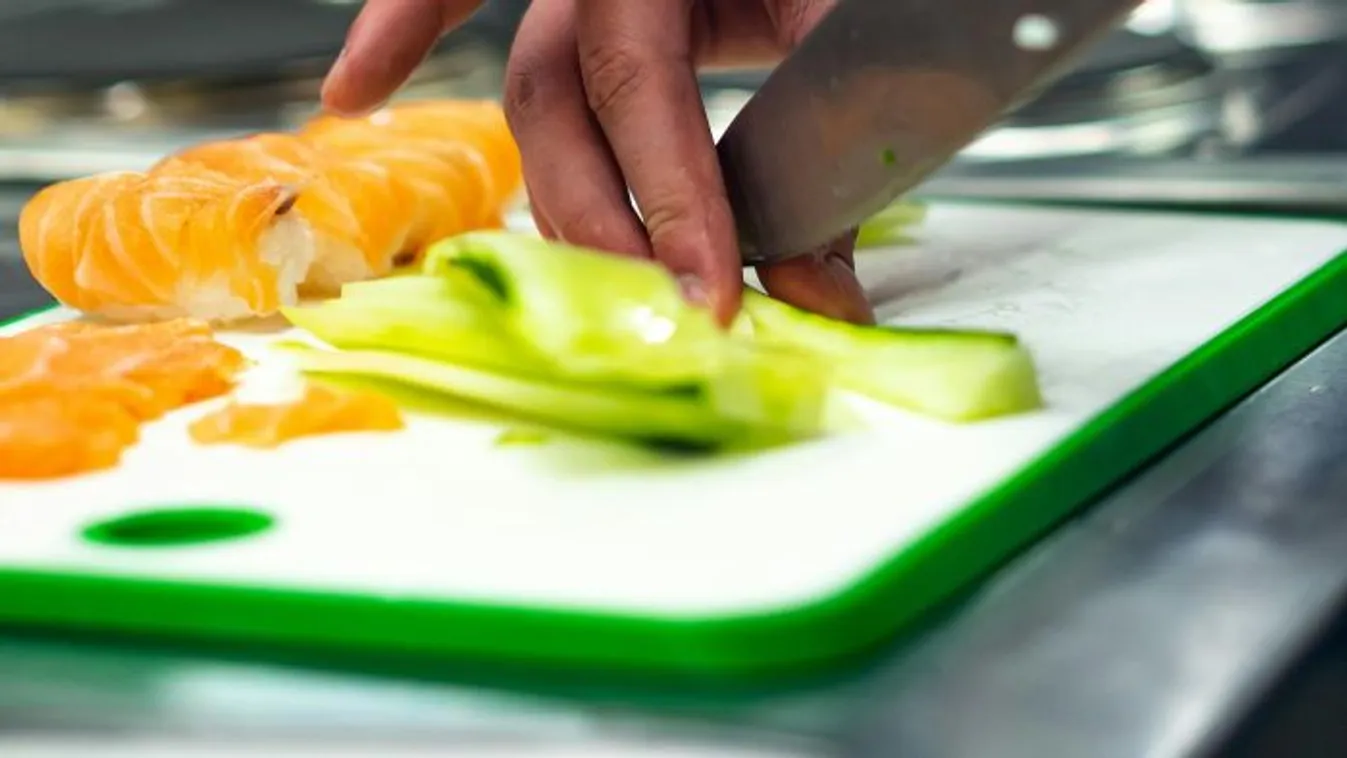 Melyik a jobb: a fa vagy a műanyag vágódeszka?