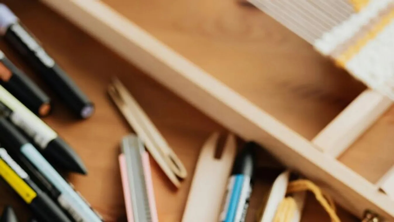 360 millió forintos dolgot talált fiókjában egy házaspár