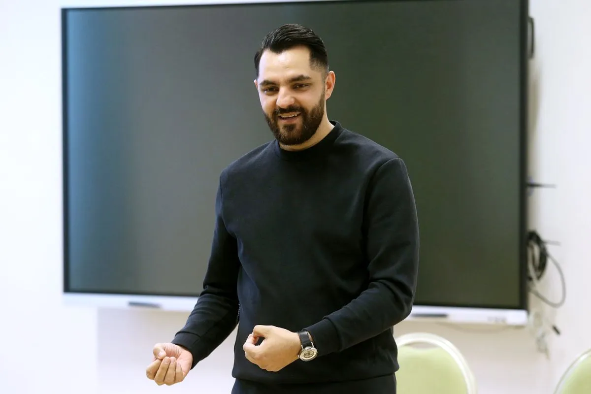 BC5K2310 Fehér Krisztián