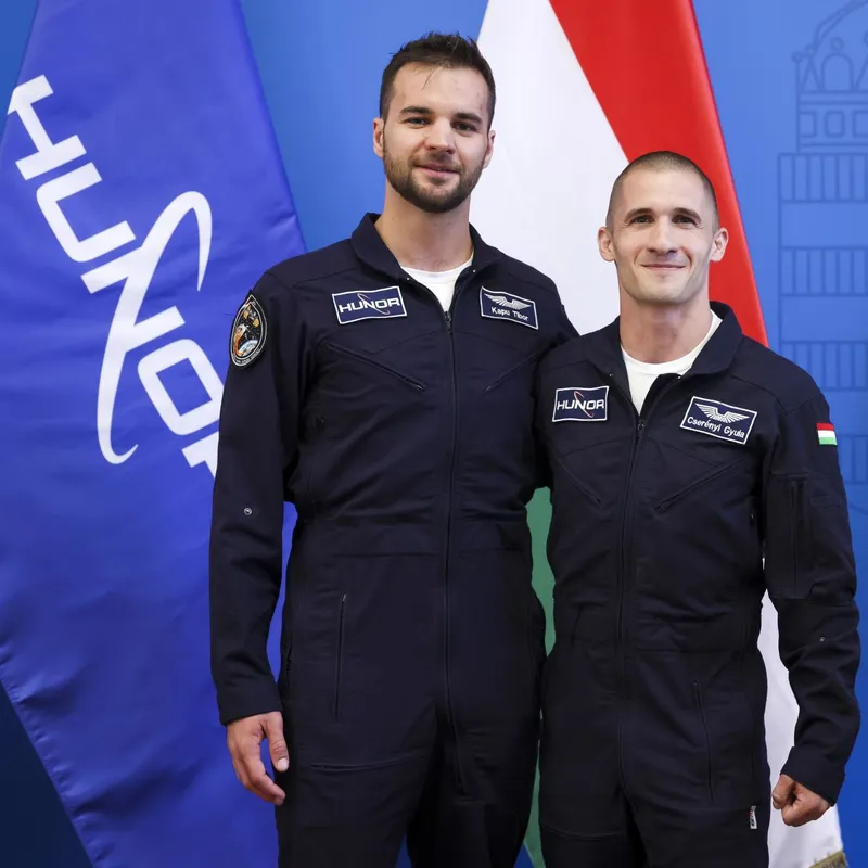 CSERÉNYI Gyula; KAPU Tibor