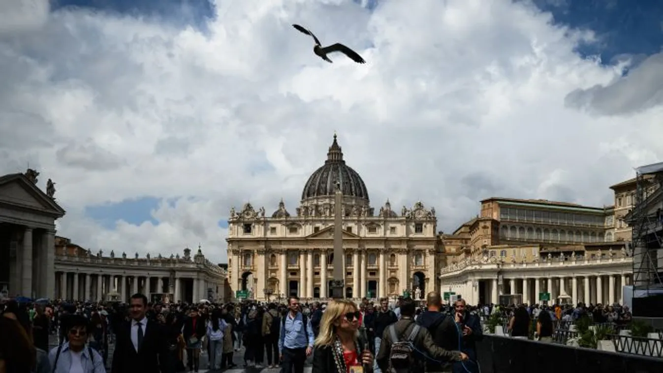 Élőben a pápaválasztás: felszáll a fehér füst?