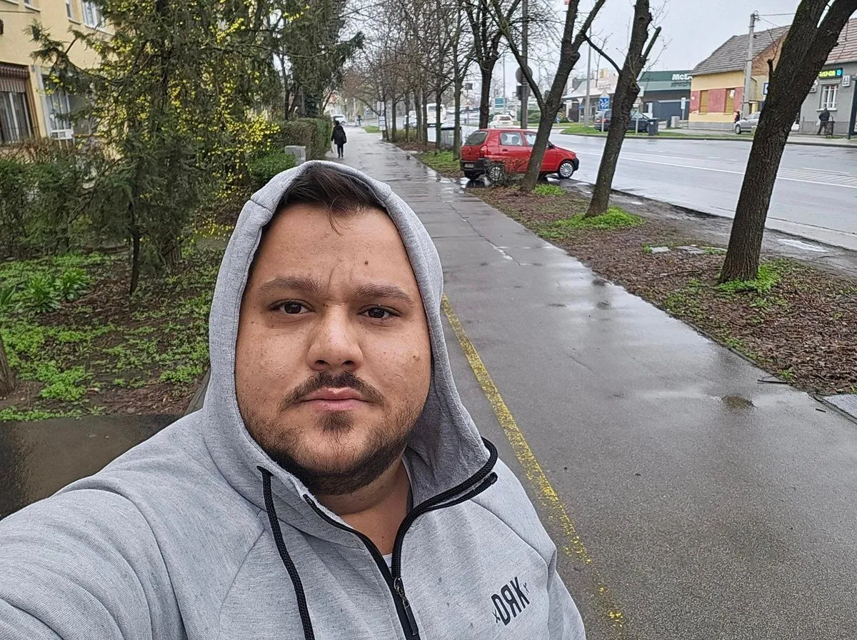 Kis Grófo testvére, Gyémi