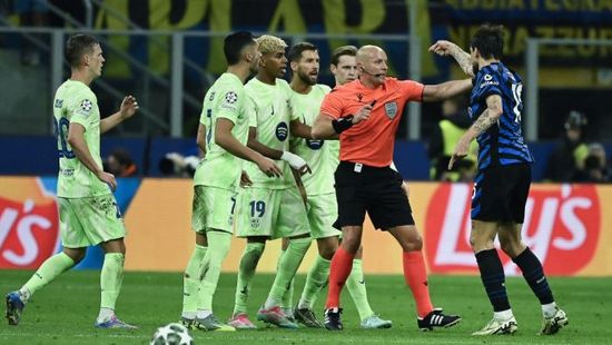 Igazi bunkó, megmagyarázta a köpését a Barcelona tahó sztárja