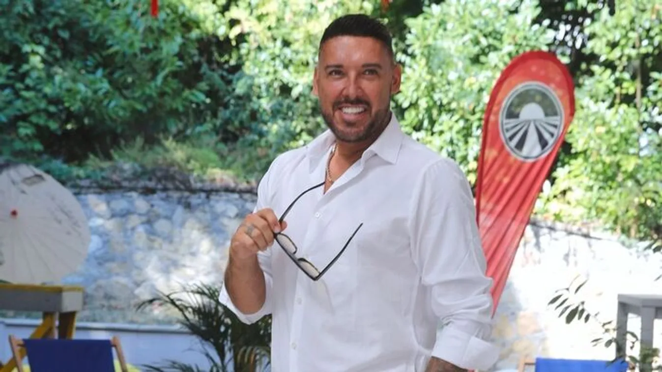 Érik a botrány: nyilvánosan üzent Jollynak a fia