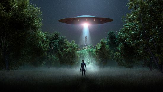Az UFO-szakértő rántotta le a leplet: Mark Zuckerbergnek bizonyítéka van a földönkívüli élet létezésére!