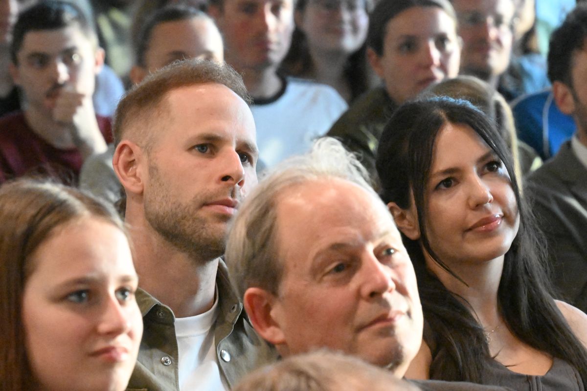 Gulácsi Péter és a felesége, Gulácsi-Vígh Diána is részt vettek Giulia Gwinn müncheni könyvbemutatóján