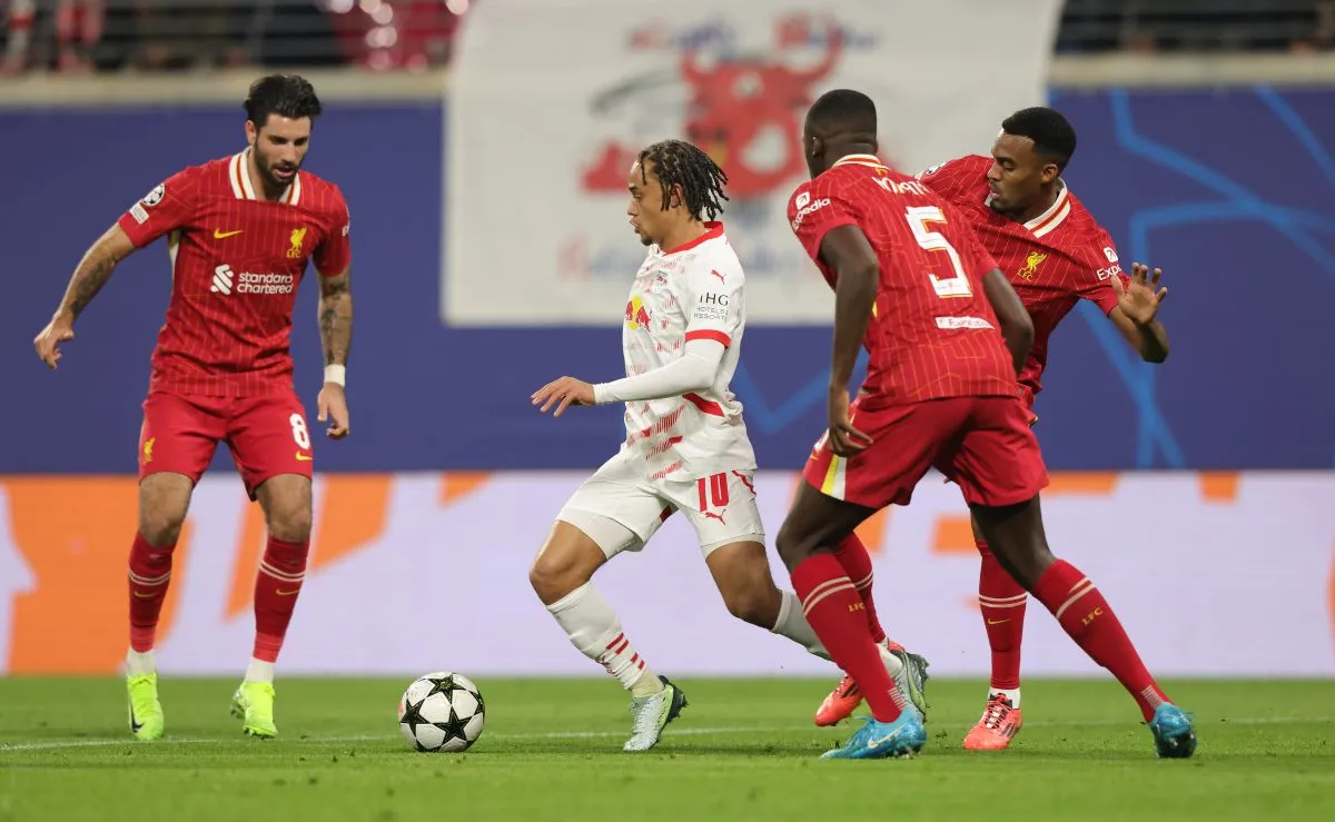 Szoboszlai (balra) ősszel a BL-ben Xavi Simons ellen játszott Lipcsében, de nyártól akár liverpooli csapattársak is lehetnek