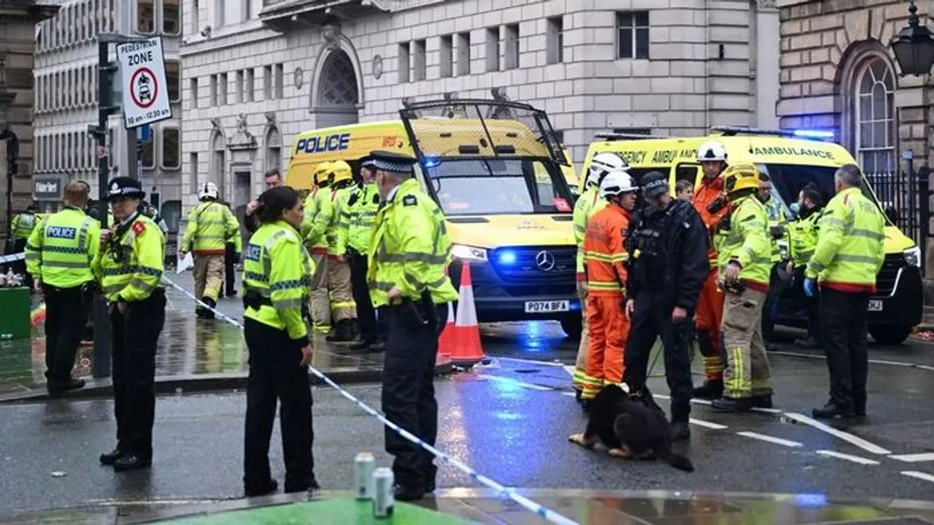 27-en sérültek meg a tömegbe hajtott autó miatt Liverpoolban