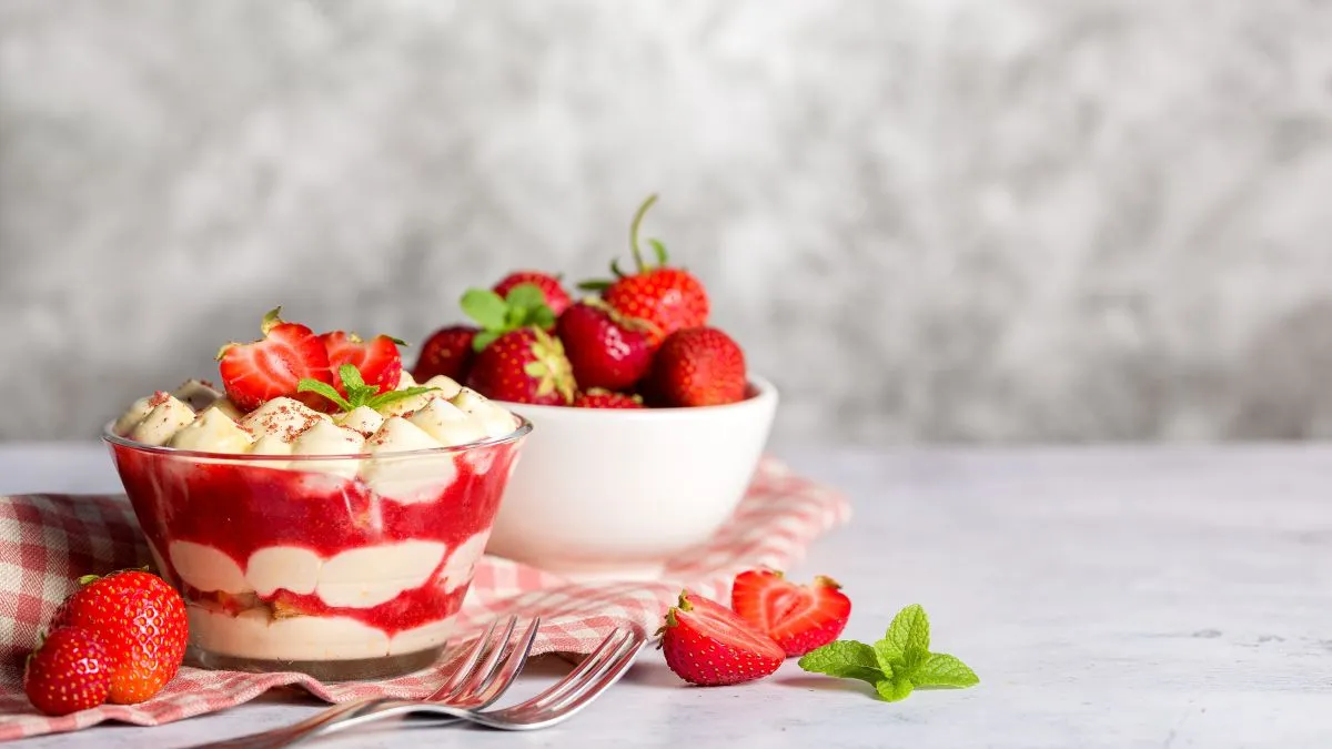 Epres tiramisu Strawberry,Tiramisu.,Traditional,Italian,Dessert,Tiramisu,With,Fresh,Strawberry.,Space