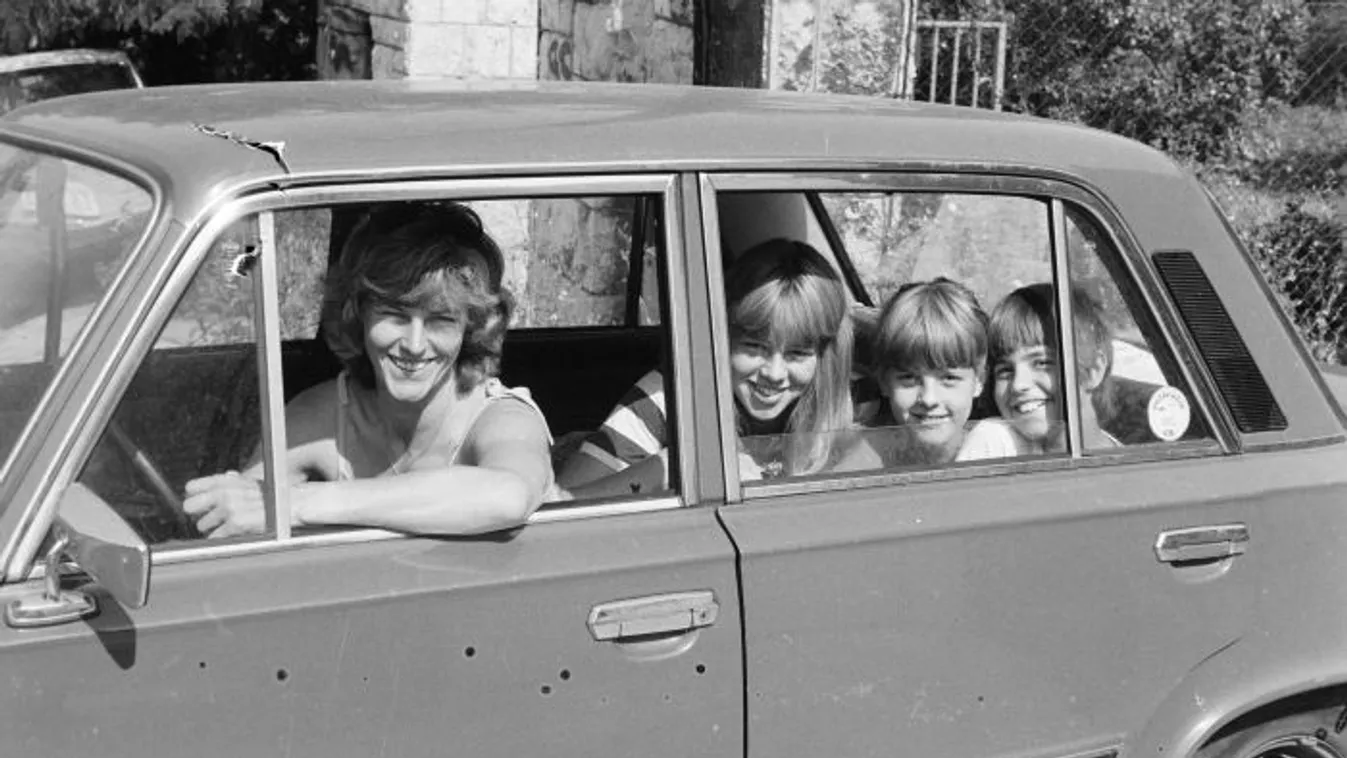 Retró anyák napja kvíz: Hány kérdésre tudod a választ?